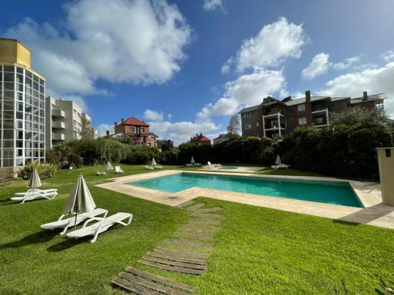 Venta departamento Carilo