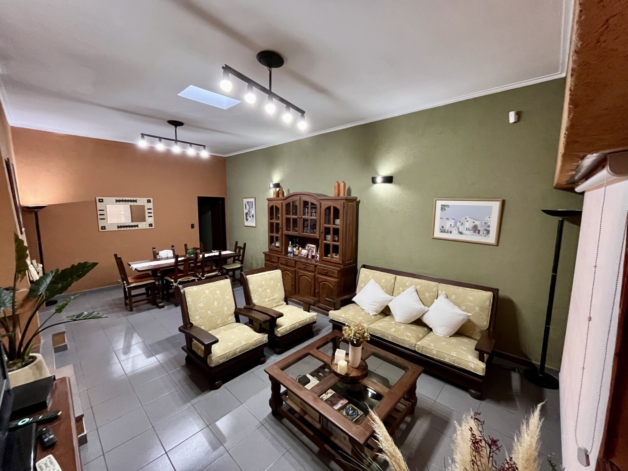 Completa y comoda casa a la Venta en el Casco de La Plata