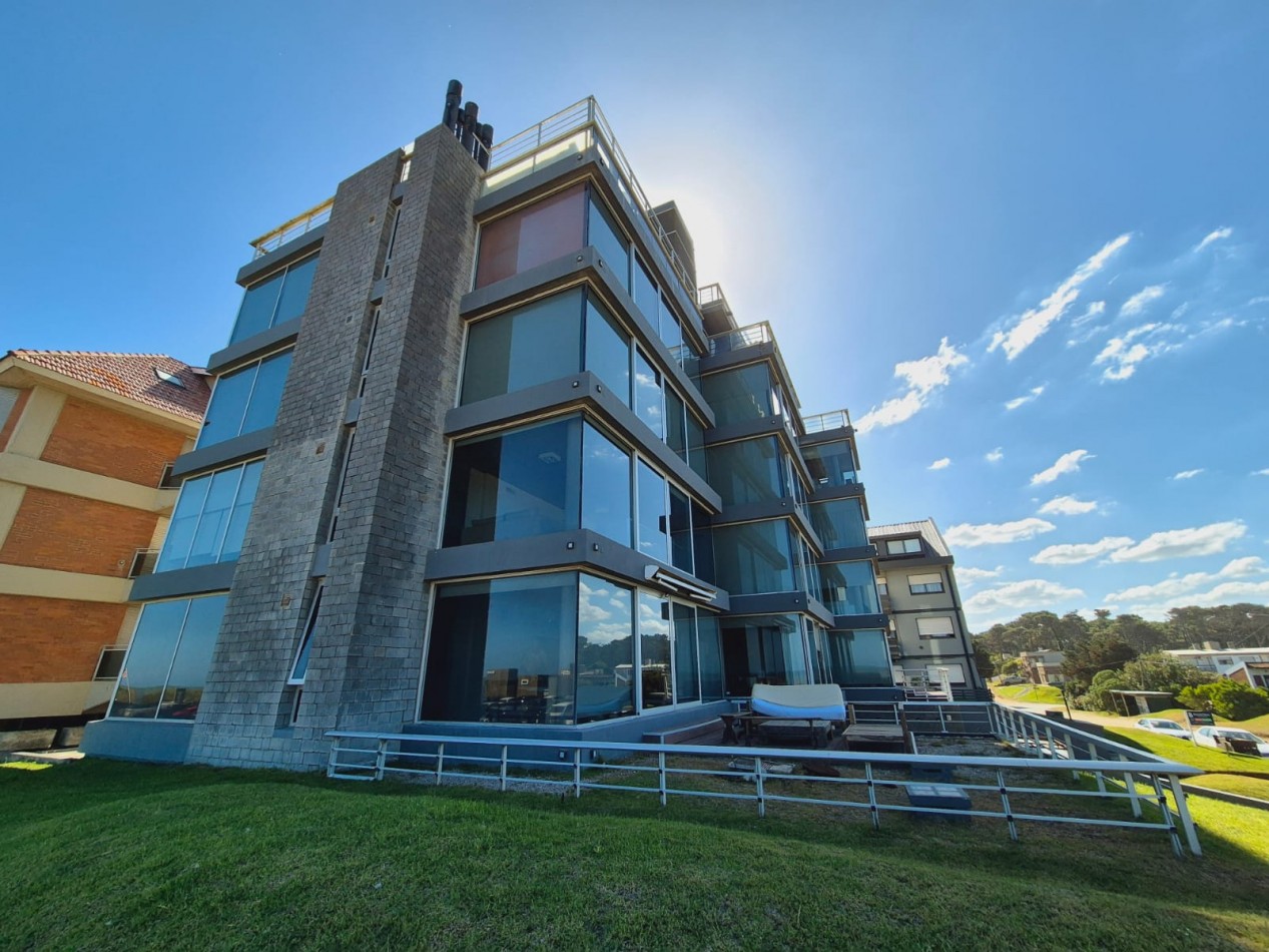 Departamento 4 ambientes frente al mar