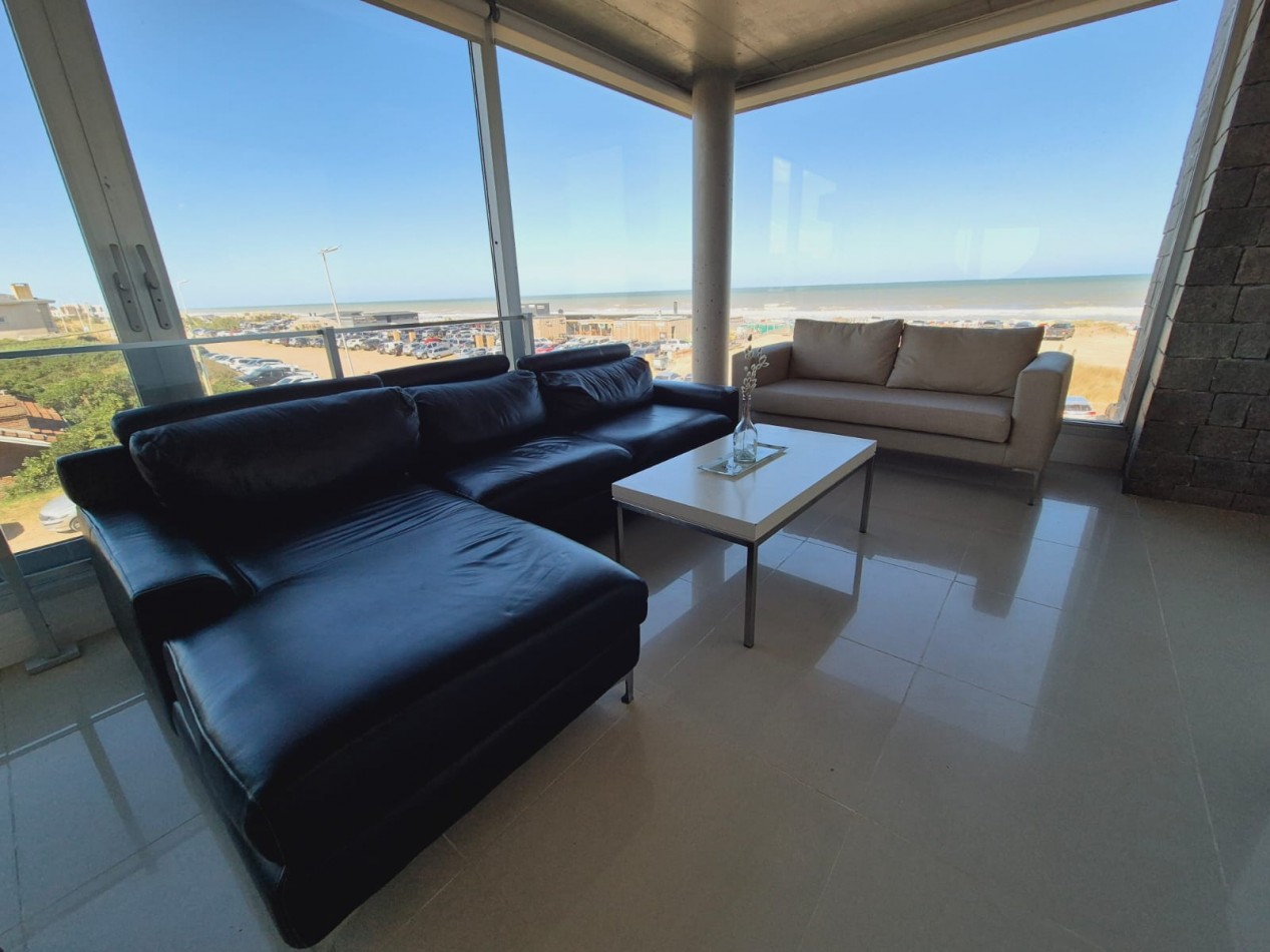 Departamento 4 ambientes frente al mar