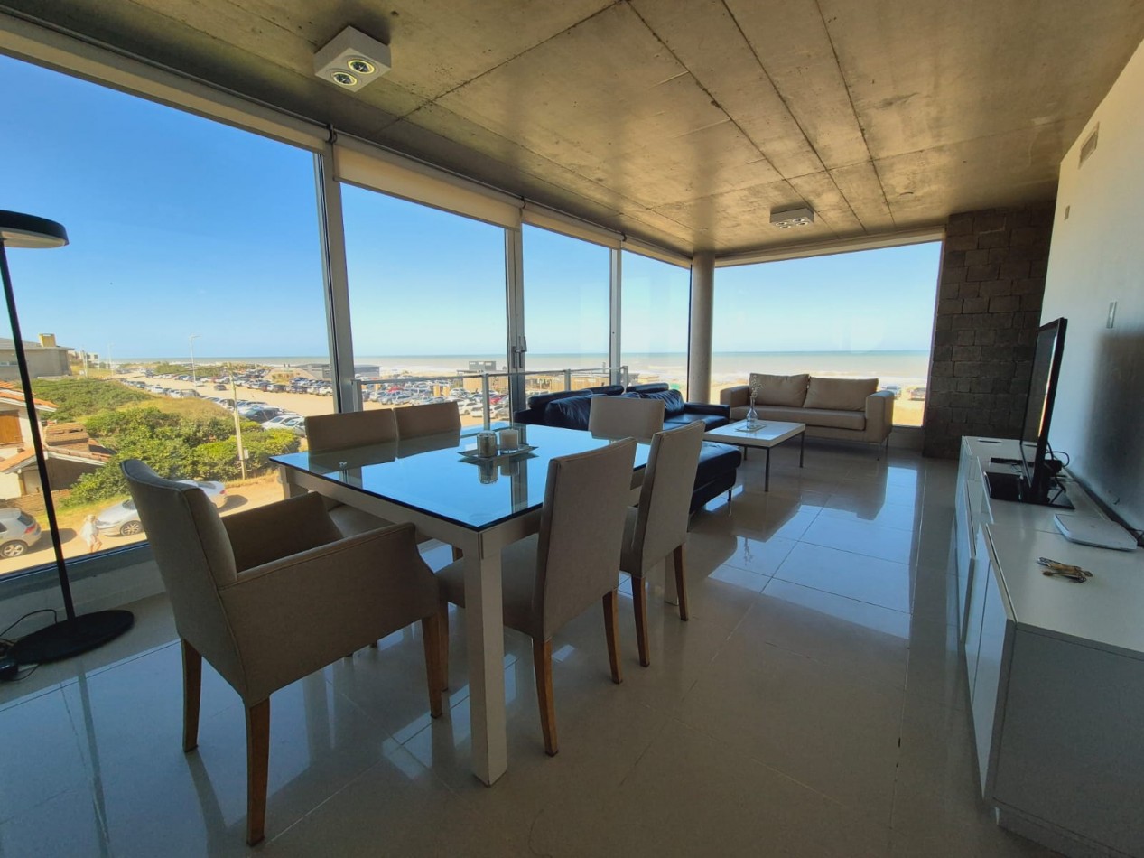 Departamento 4 ambientes frente al mar