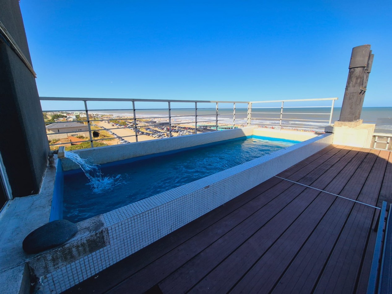 Departamento 4 ambientes frente al mar