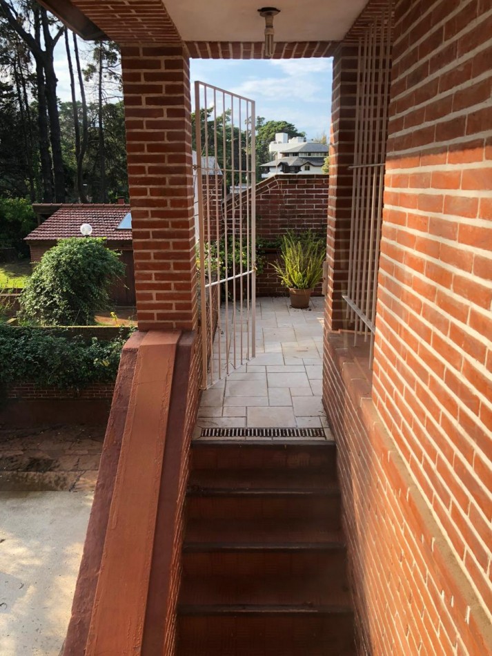 DOS LOCALES CON VIVIENDA