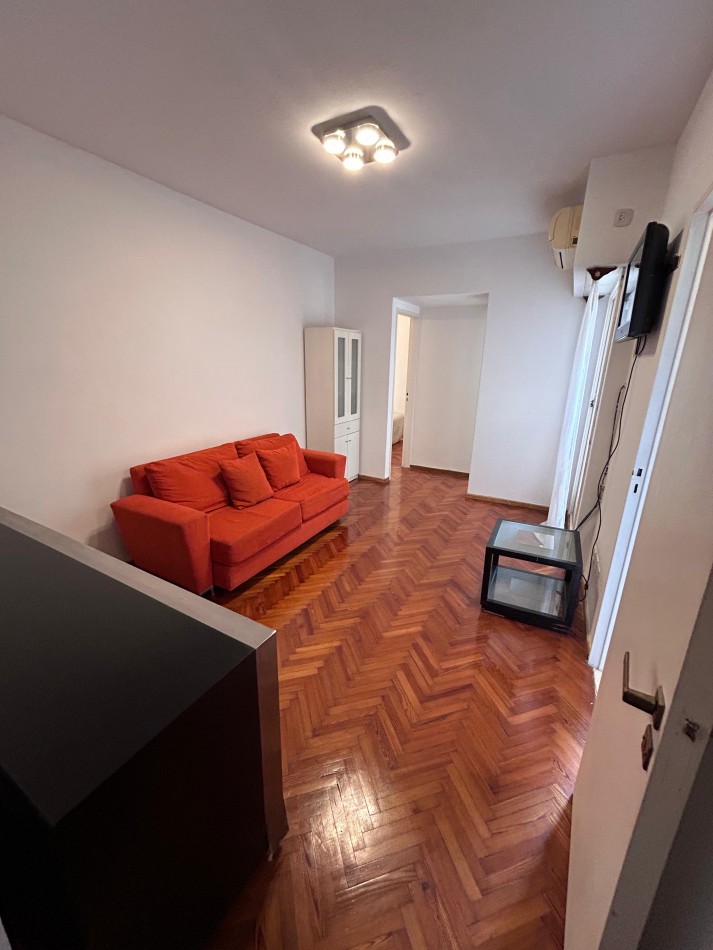 Hermoso 2 Amb. Reciclado a Nuevo, Gran Ubicacion en Colegiales y Apto Credito