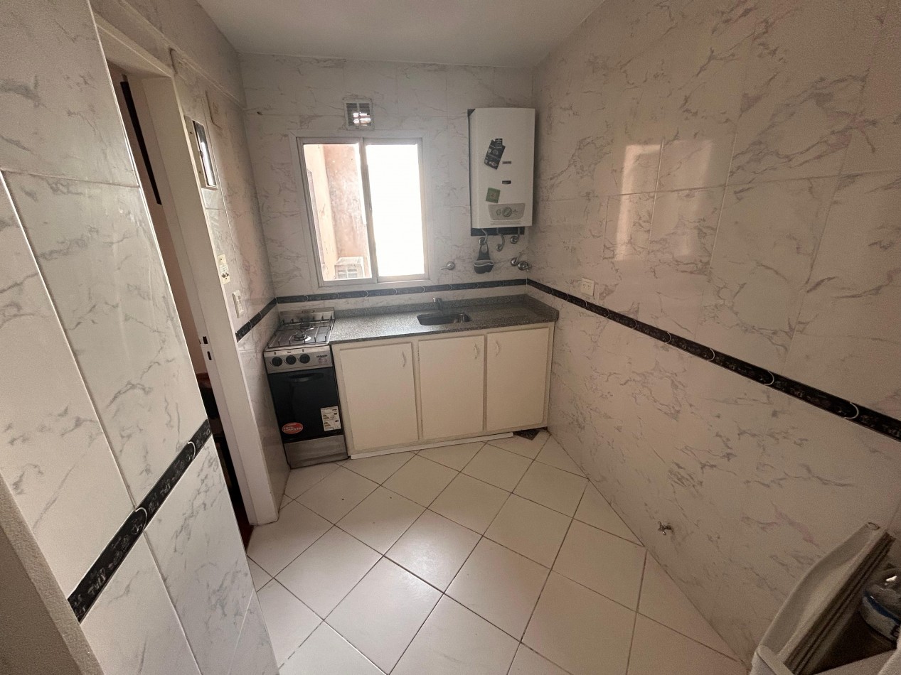 Hermoso 2 Amb. Reciclado a Nuevo, Gran Ubicacion en Colegiales y Apto Credito