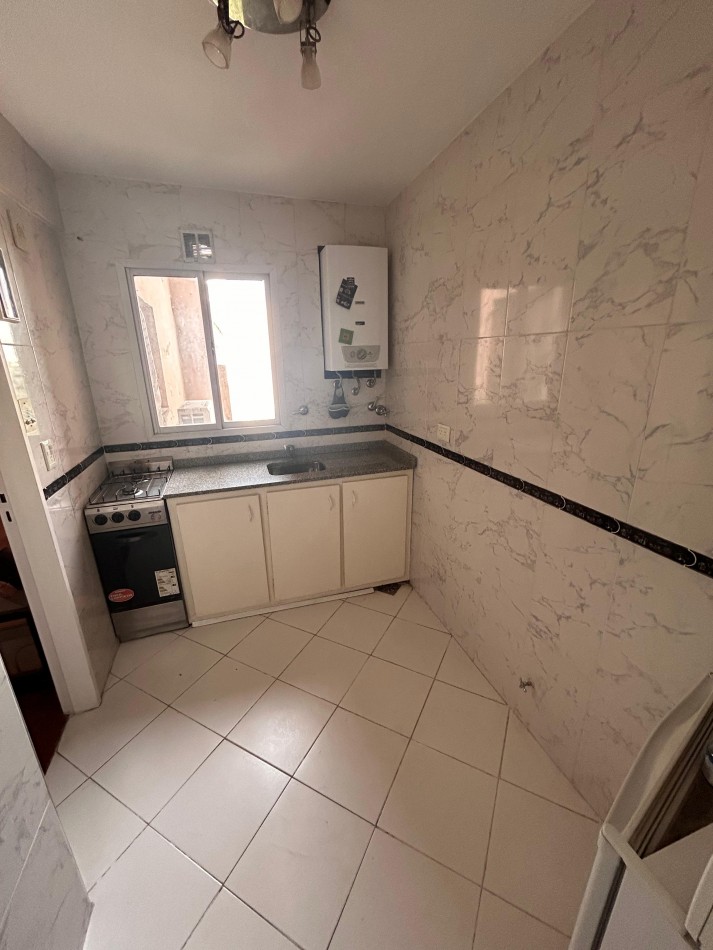 Hermoso 2 Amb. Reciclado a Nuevo, Gran Ubicacion en Colegiales y Apto Credito