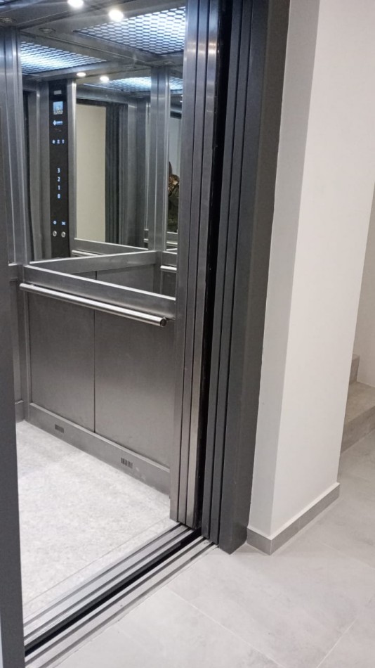 EN VENTA-DEPARTAMENTO 3 AMBIENTES-EDIFICIO JASON PARK-