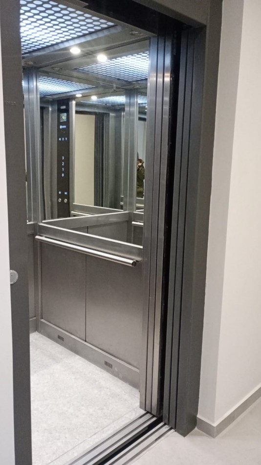 EN VENTA-DEPARTAMENTO 3 AMBIENTES-EDIFICIO JASON PARK-