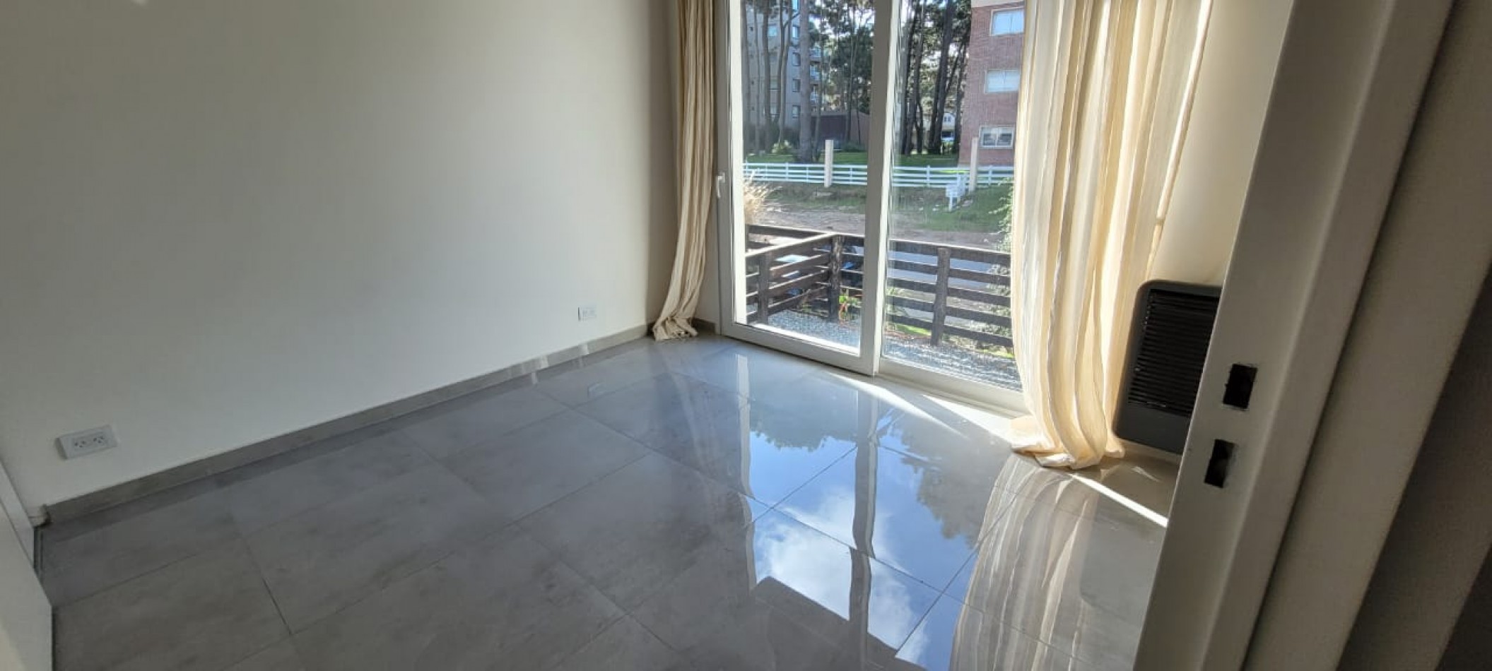 EN VENTA-DEPARTAMENTO 3 AMBIENTES-EDIFICIO JASON PARK-