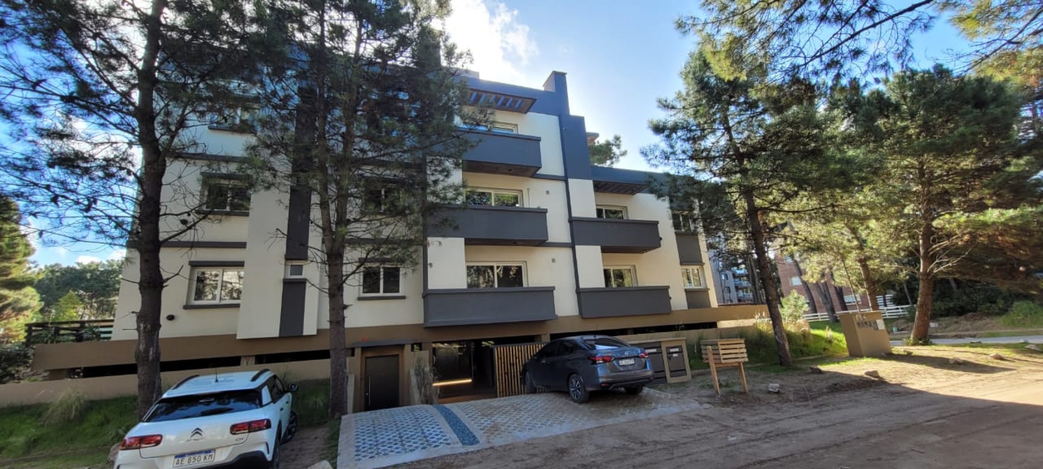 EN VENTA-DEPARTAMENTO 3 AMBIENTES-EDIFICIO JASON PARK-