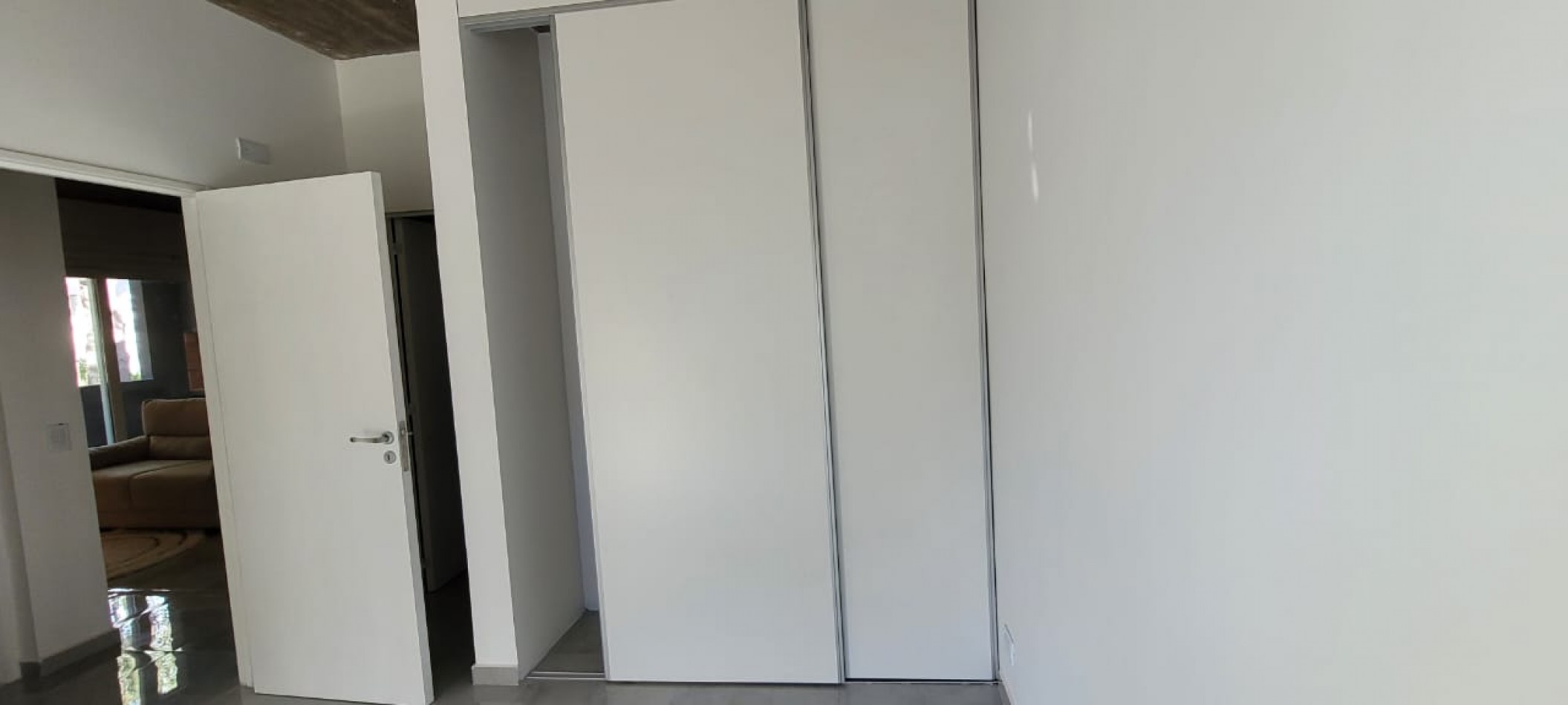 EN VENTA-DEPARTAMENTO 3 AMBIENTES-EDIFICIO JASON PARK-