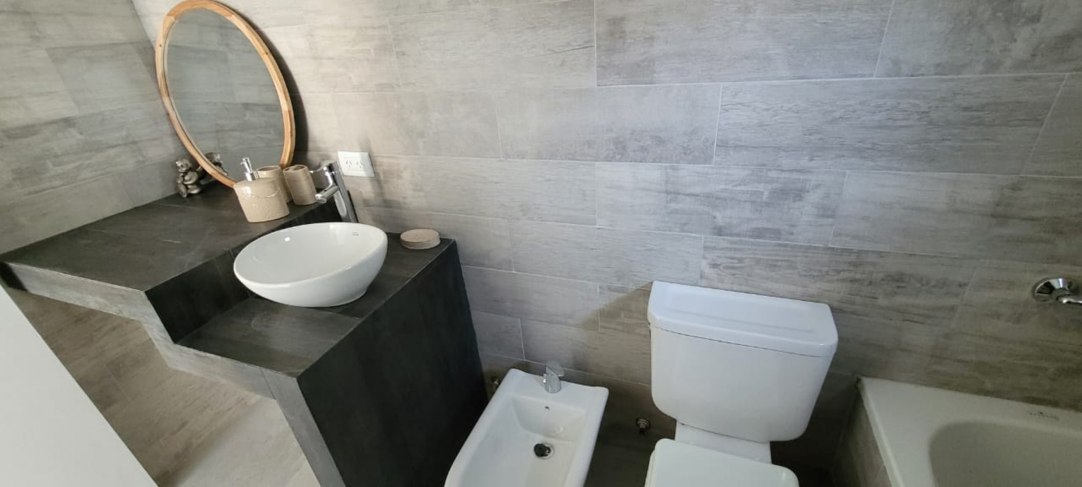 EN VENTA-DEPARTAMENTO 3 AMBIENTES-EDIFICIO JASON PARK-