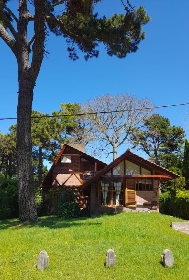 CASA EN VENTA ZONA LASALLE-PINAMAR-
