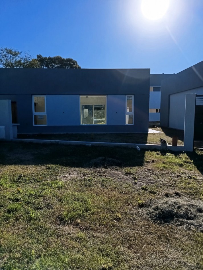 Casa A Estrenar de 3 Ambientes en Villa Elisa - La Plata (Codigo 185897)