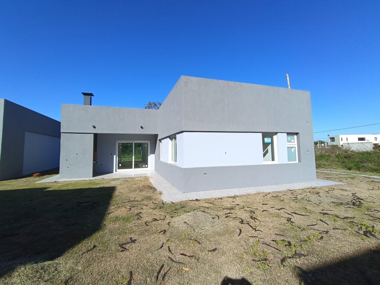 Casa A Estrenar de 3 Ambientes en Villa Elisa - La Plata (Codigo 185897)