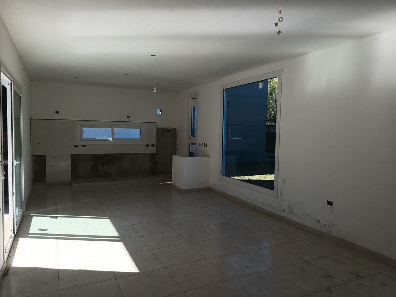 Casa A Estrenar de 3 Ambientes en Villa Elisa - La Plata (Codigo 185897)