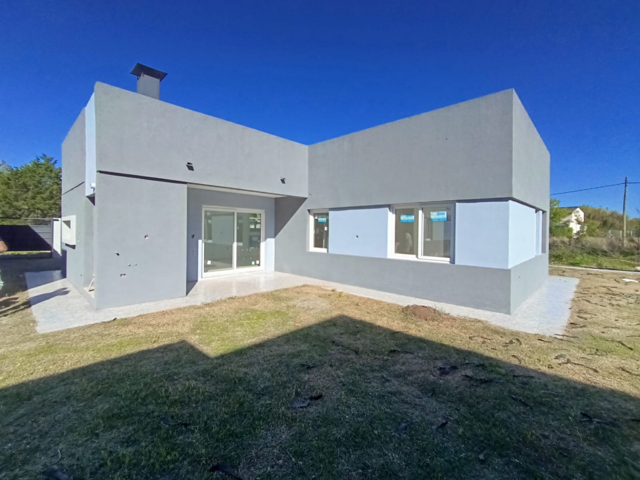 Casa A Estrenar de 3 Ambientes en Villa Elisa - La Plata (Codigo 185897)