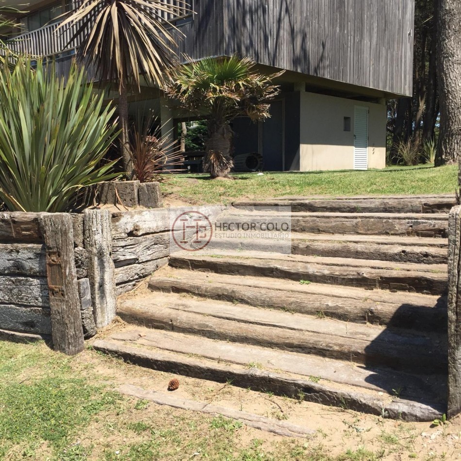 CASA CON PISCINA FRENTE AL MAR - LA FRONTERA PINAMAR NORTE -