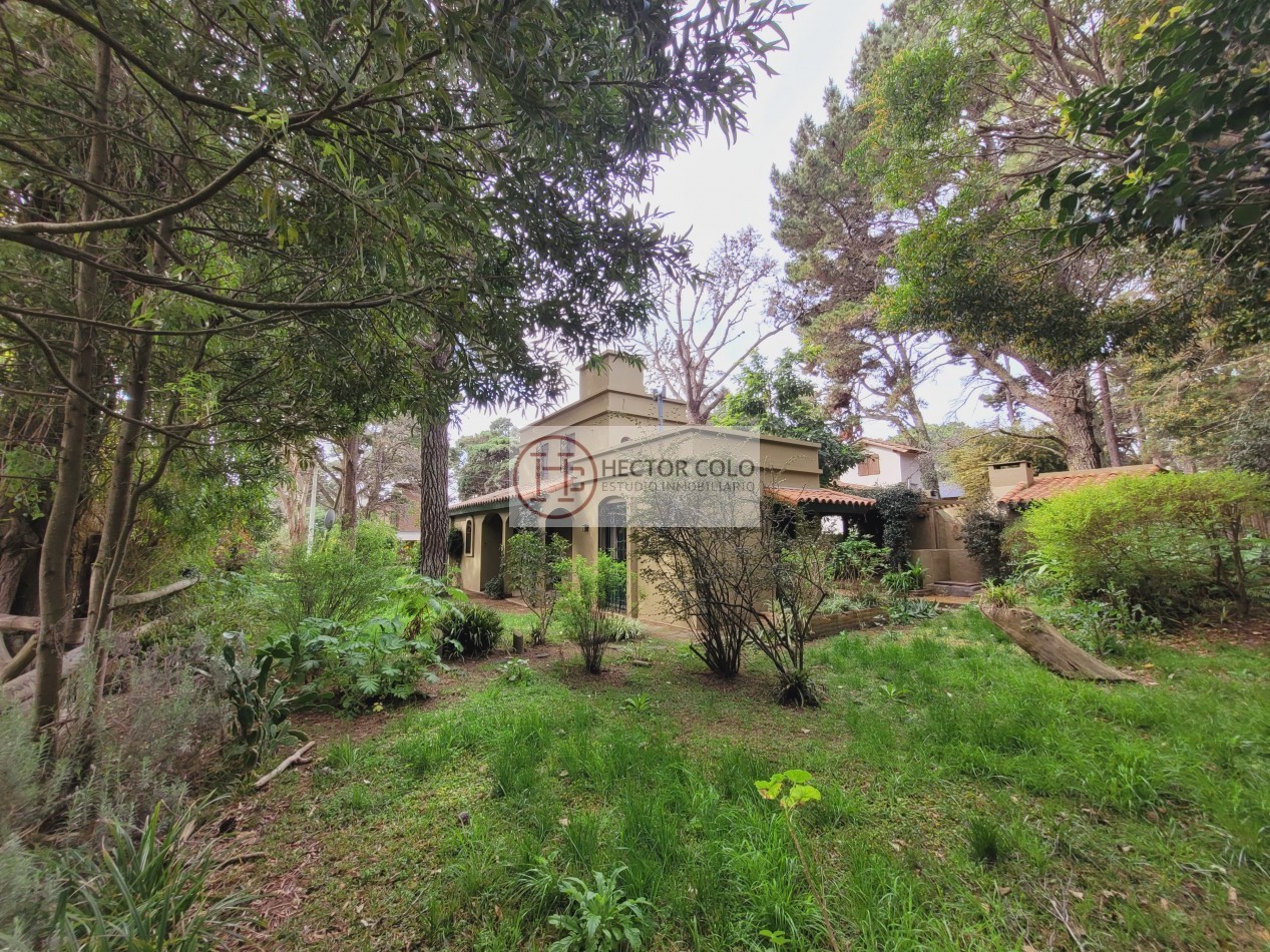 Casa estilo colonial en Valeria del Mar