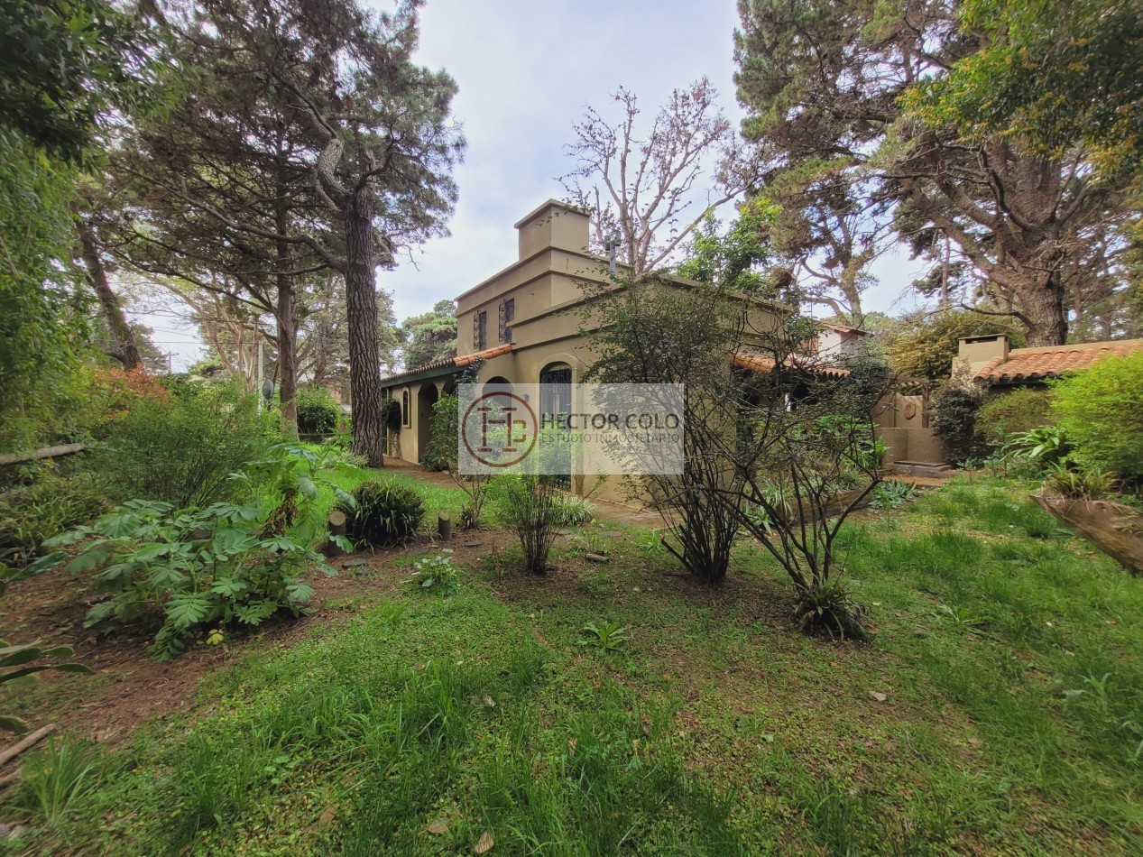 Casa estilo colonial en Valeria del Mar