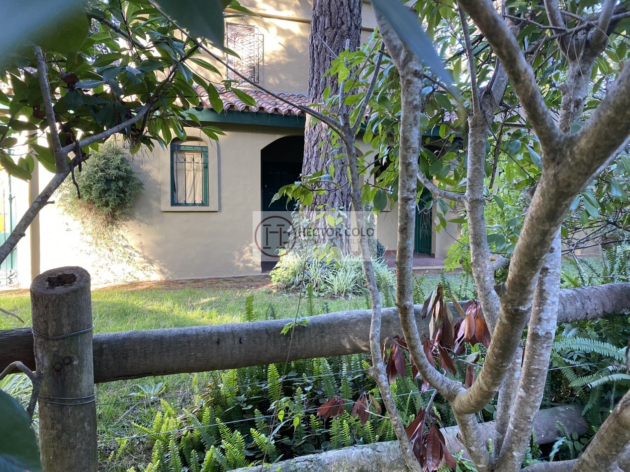 Casa estilo colonial en Valeria del Mar