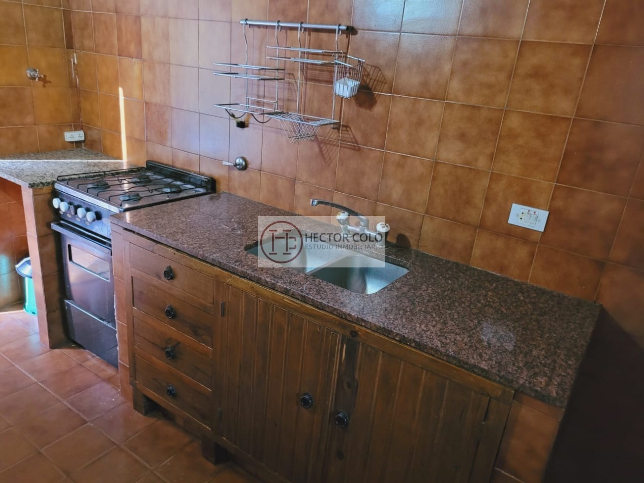 VENTA DE CASA 4 AMBIENTES A 5 CUADRAS DEL MAR