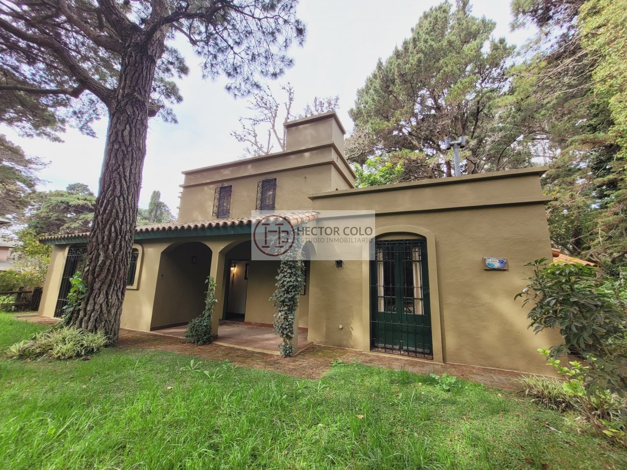 Casa estilo colonial en Valeria del Mar