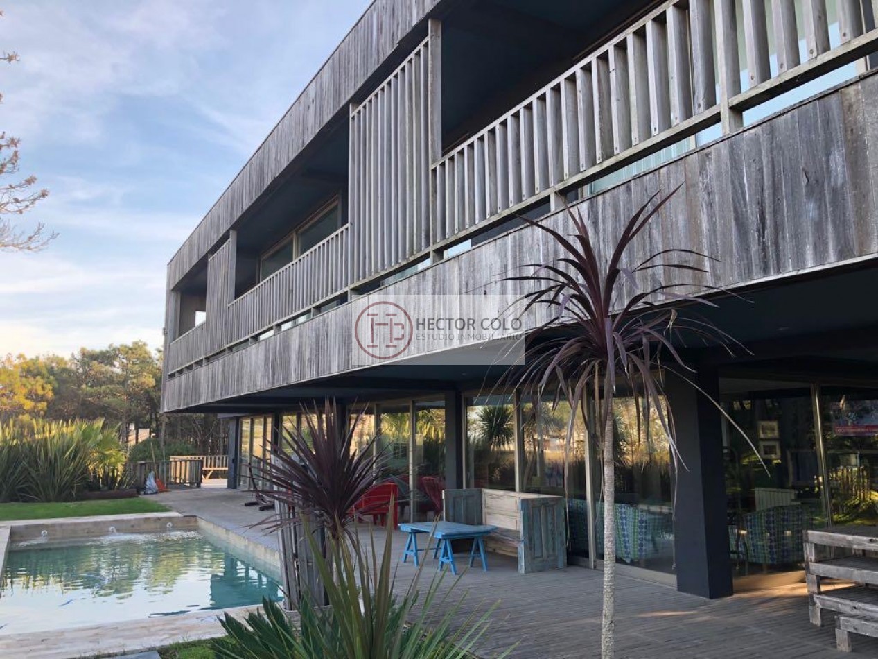 CASA CON PISCINA FRENTE AL MAR - LA FRONTERA PINAMAR NORTE -