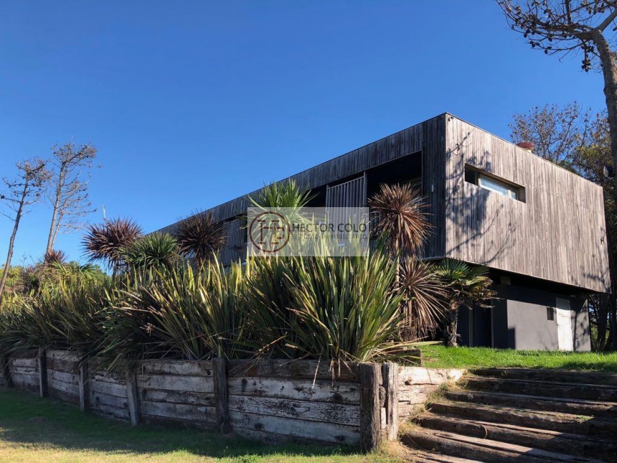 CASA CON PISCINA FRENTE AL MAR - LA FRONTERA PINAMAR NORTE -