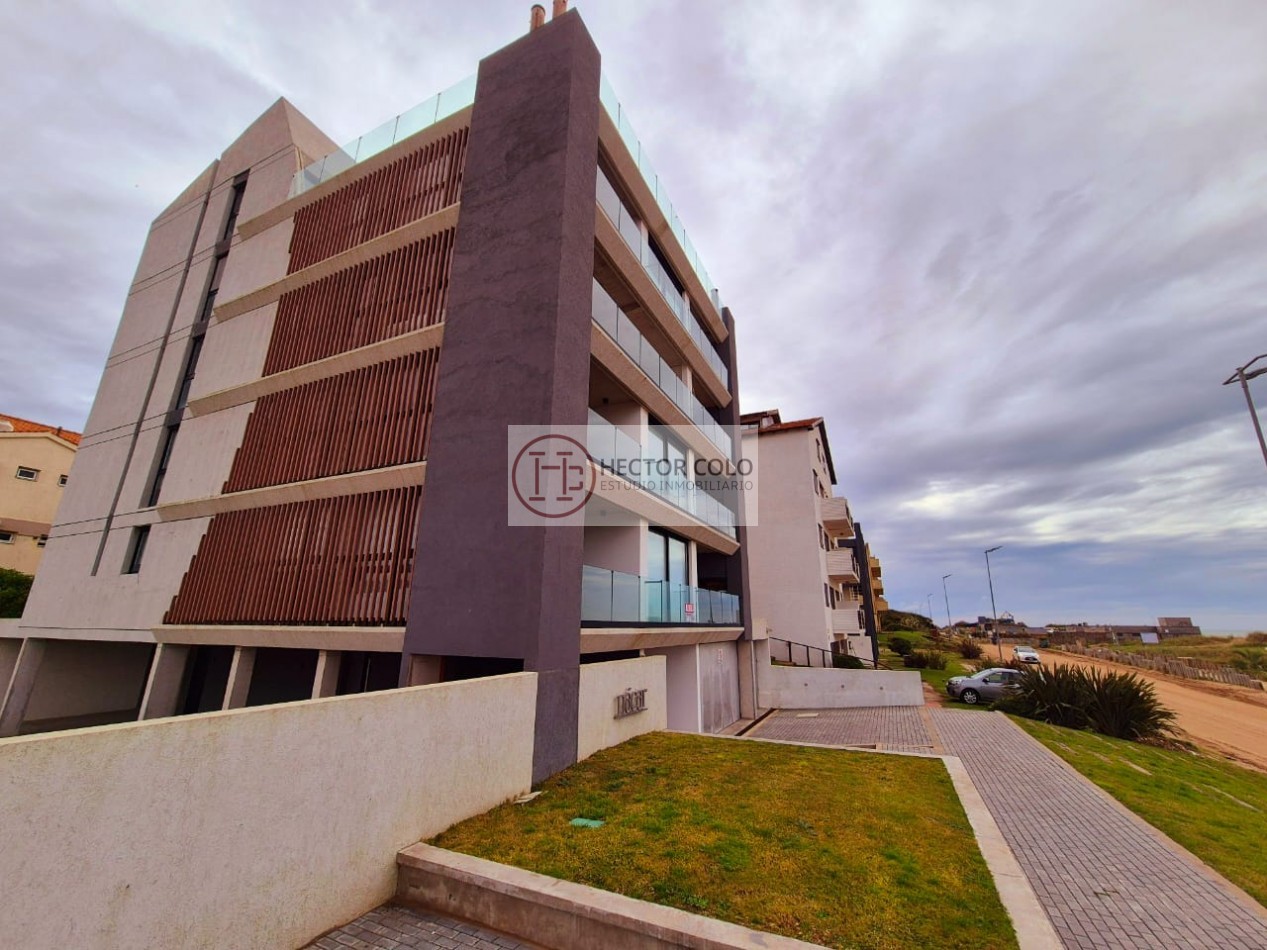 Departamento 3 ambientes con vista plena al Mar