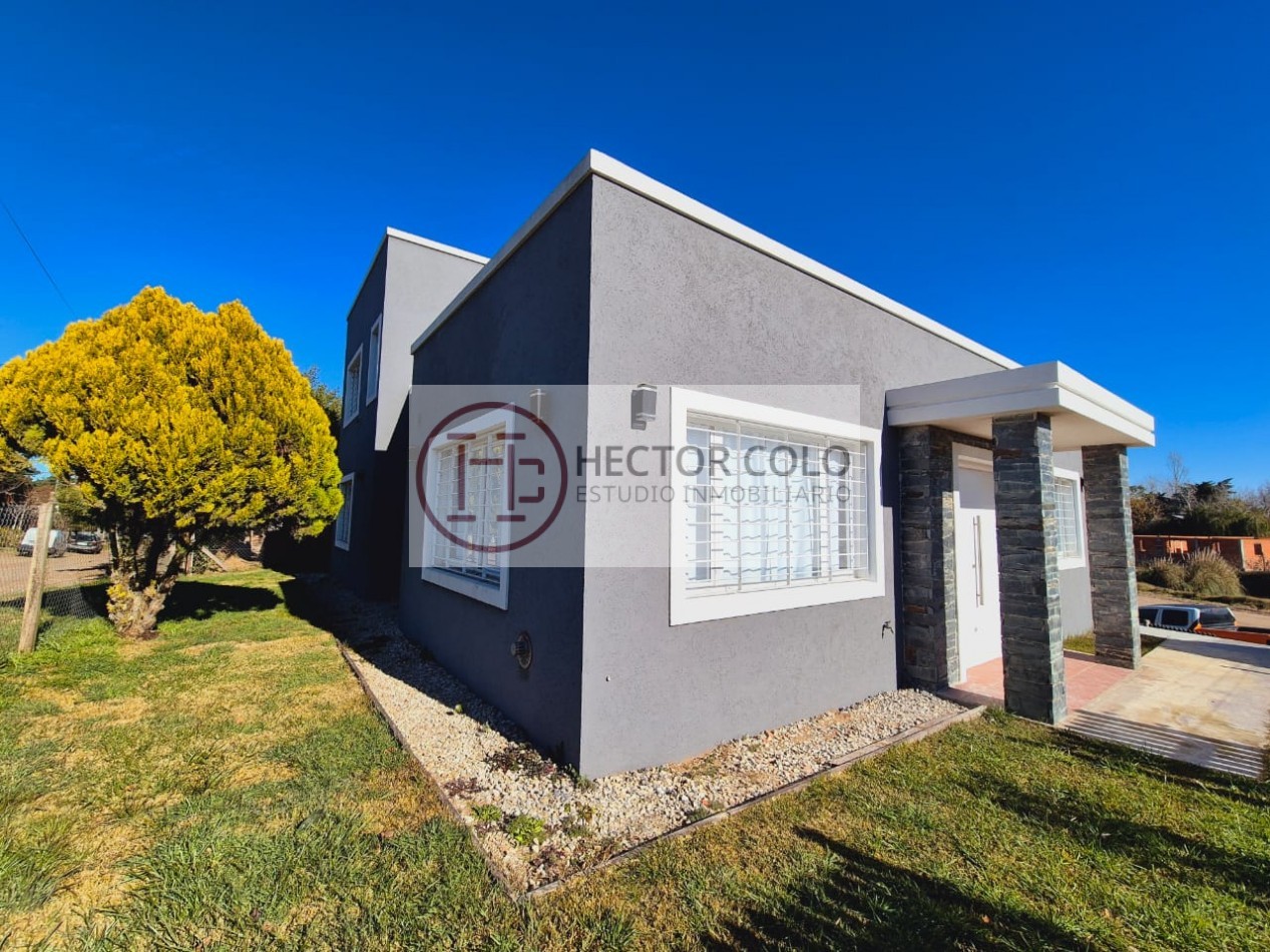 Venta de Casa con departamento en Ostende