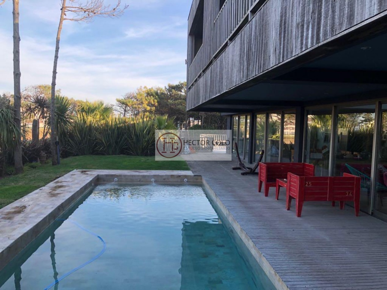CASA CON PISCINA FRENTE AL MAR - LA FRONTERA PINAMAR NORTE -