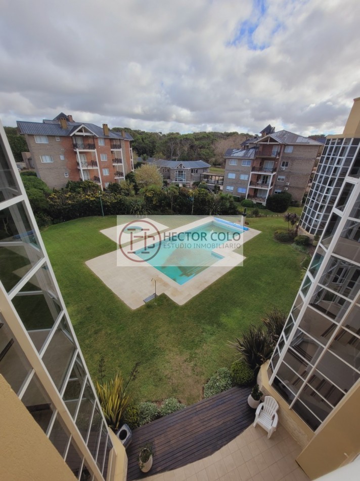 Penthouse en dos plantas en complejo Cilene  con vista la mar