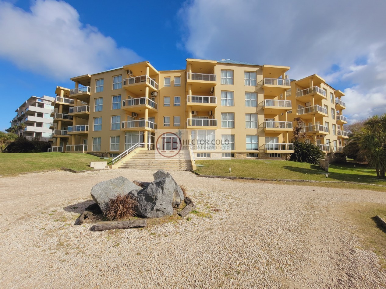 Penthouse en dos plantas  con vista al  mar en Cilene 1