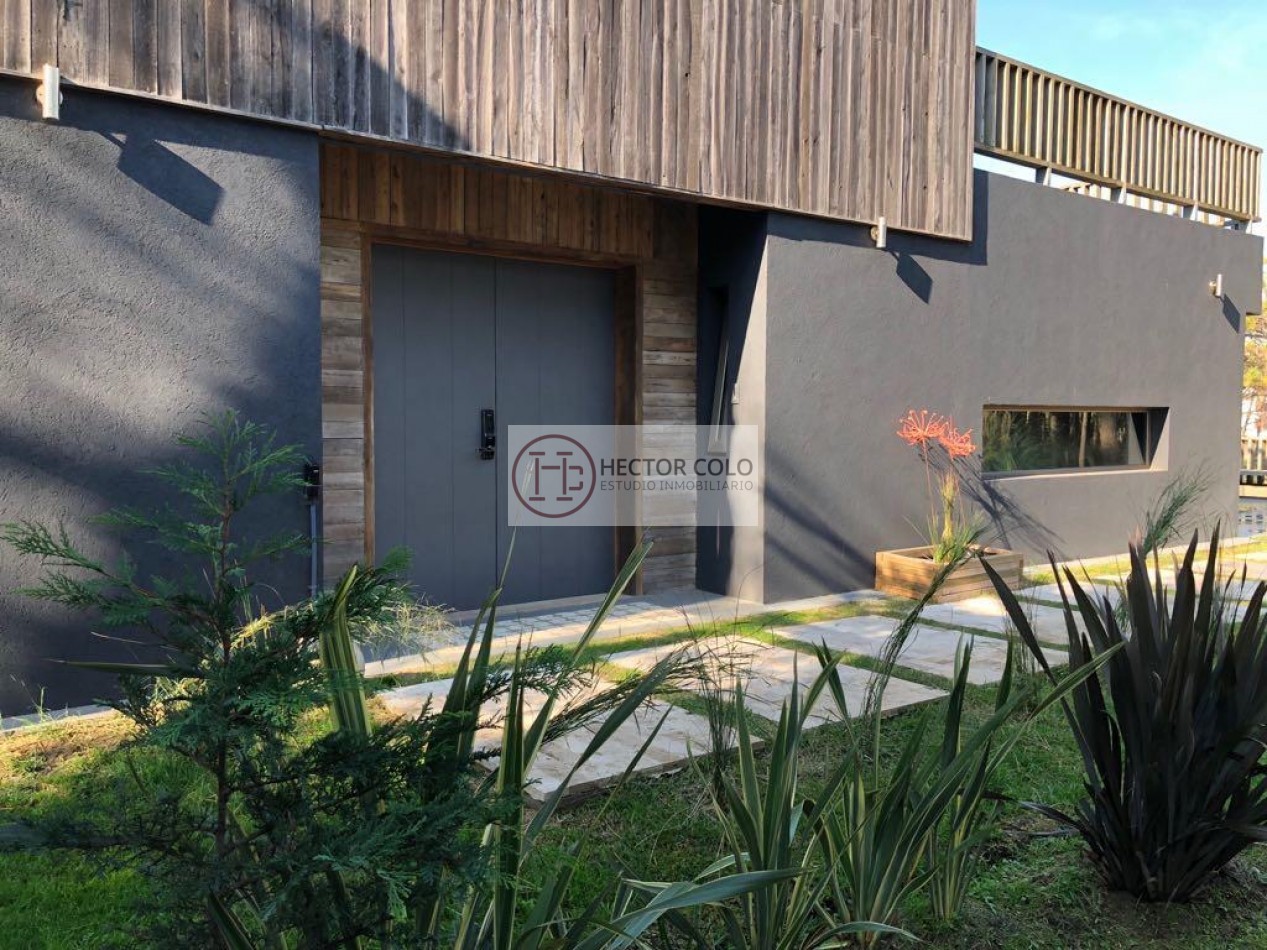 CASA CON PISCINA FRENTE AL MAR - LA FRONTERA PINAMAR NORTE -