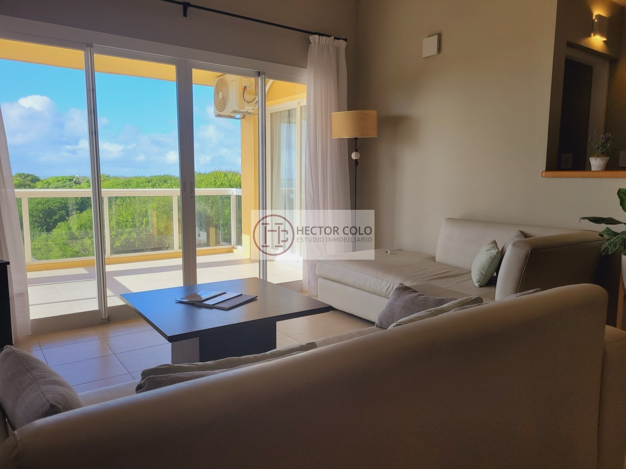 Penthouse en dos plantas  con vista al  mar en Cilene 1