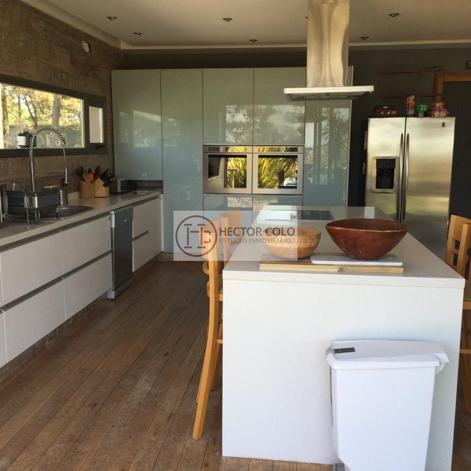 CASA CON PISCINA FRENTE AL MAR - LA FRONTERA PINAMAR NORTE -