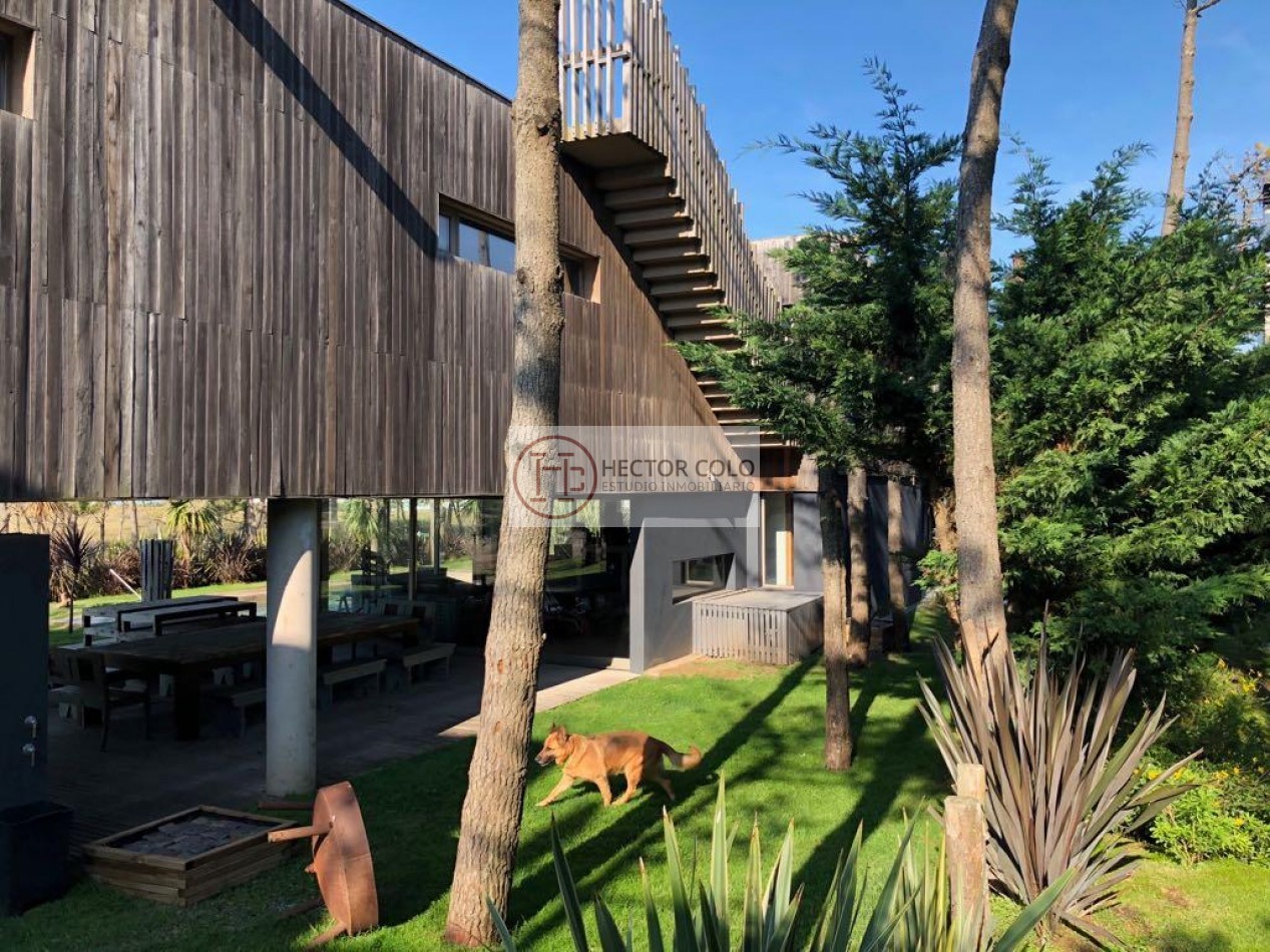 CASA CON PISCINA FRENTE AL MAR - LA FRONTERA PINAMAR NORTE -