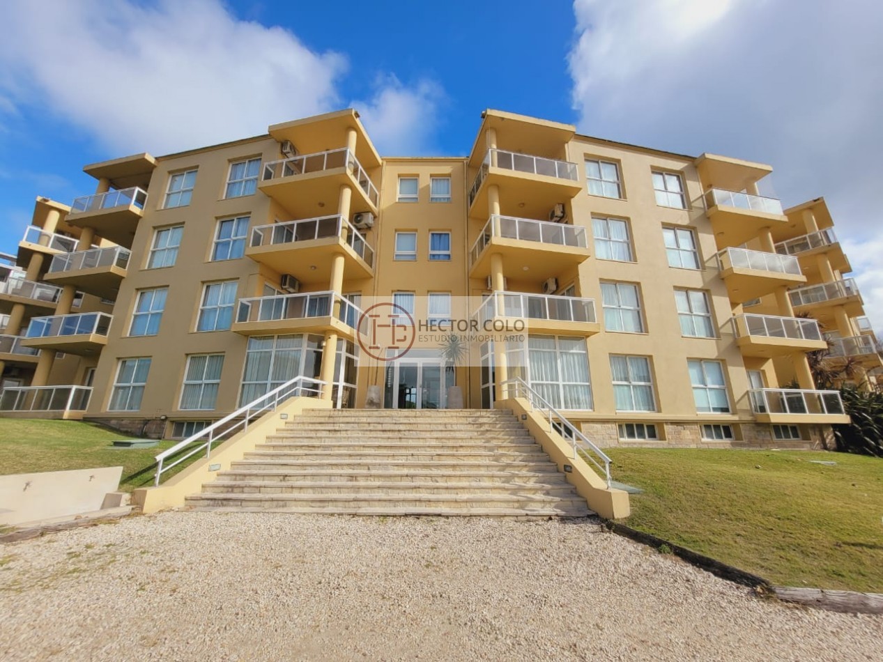 Penthouse en dos plantas en complejo Cilene  con vista la mar