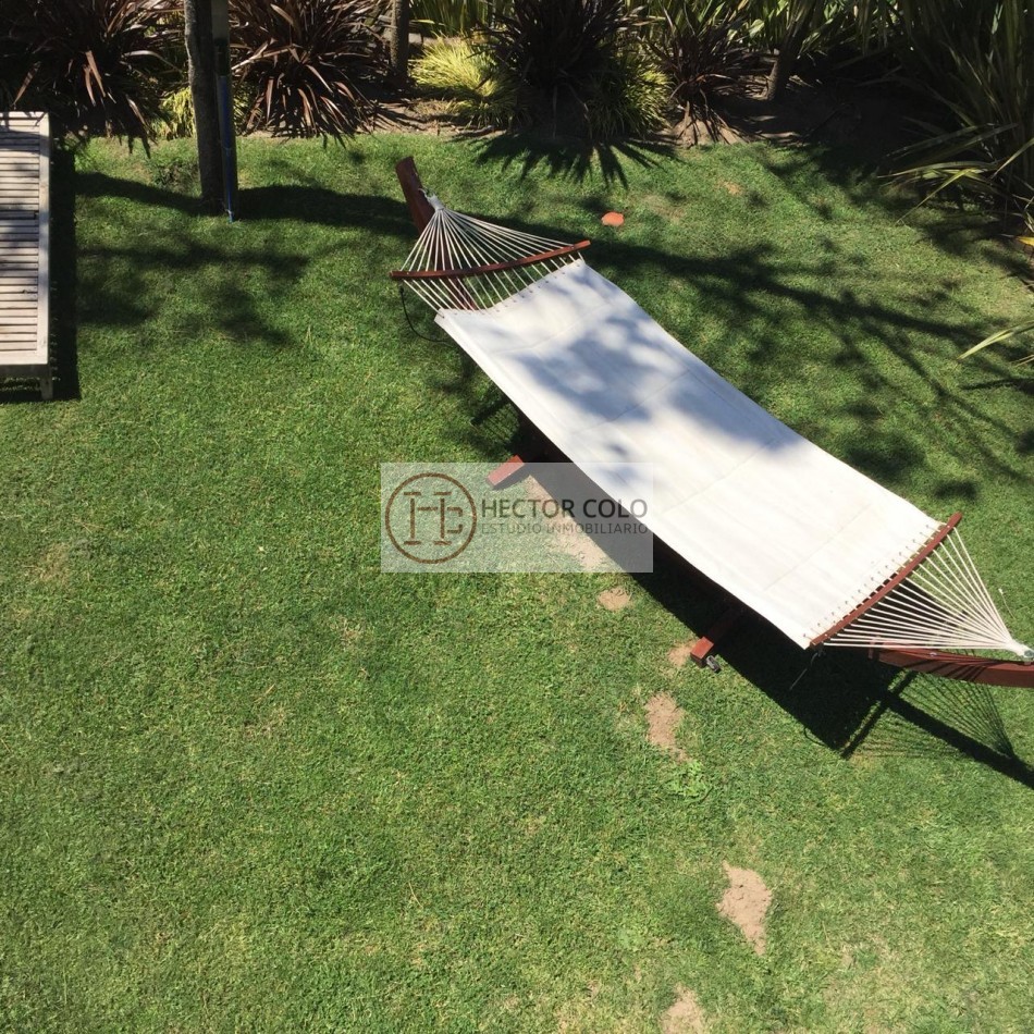 CASA CON PISCINA FRENTE AL MAR - LA FRONTERA PINAMAR NORTE -
