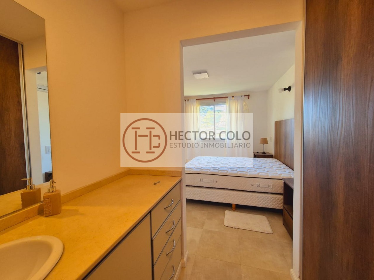 Venta de Casa con departamento en Ostende