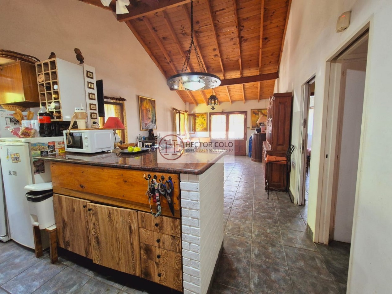 Casa en venta sobre lote multifamiliar a pasos del Mar