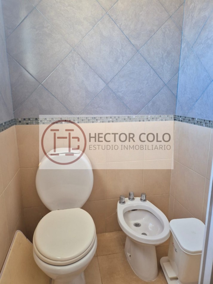 Venta de Casa con departamento en Ostende