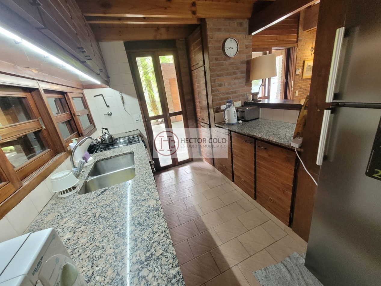 CASA EN VENTA-