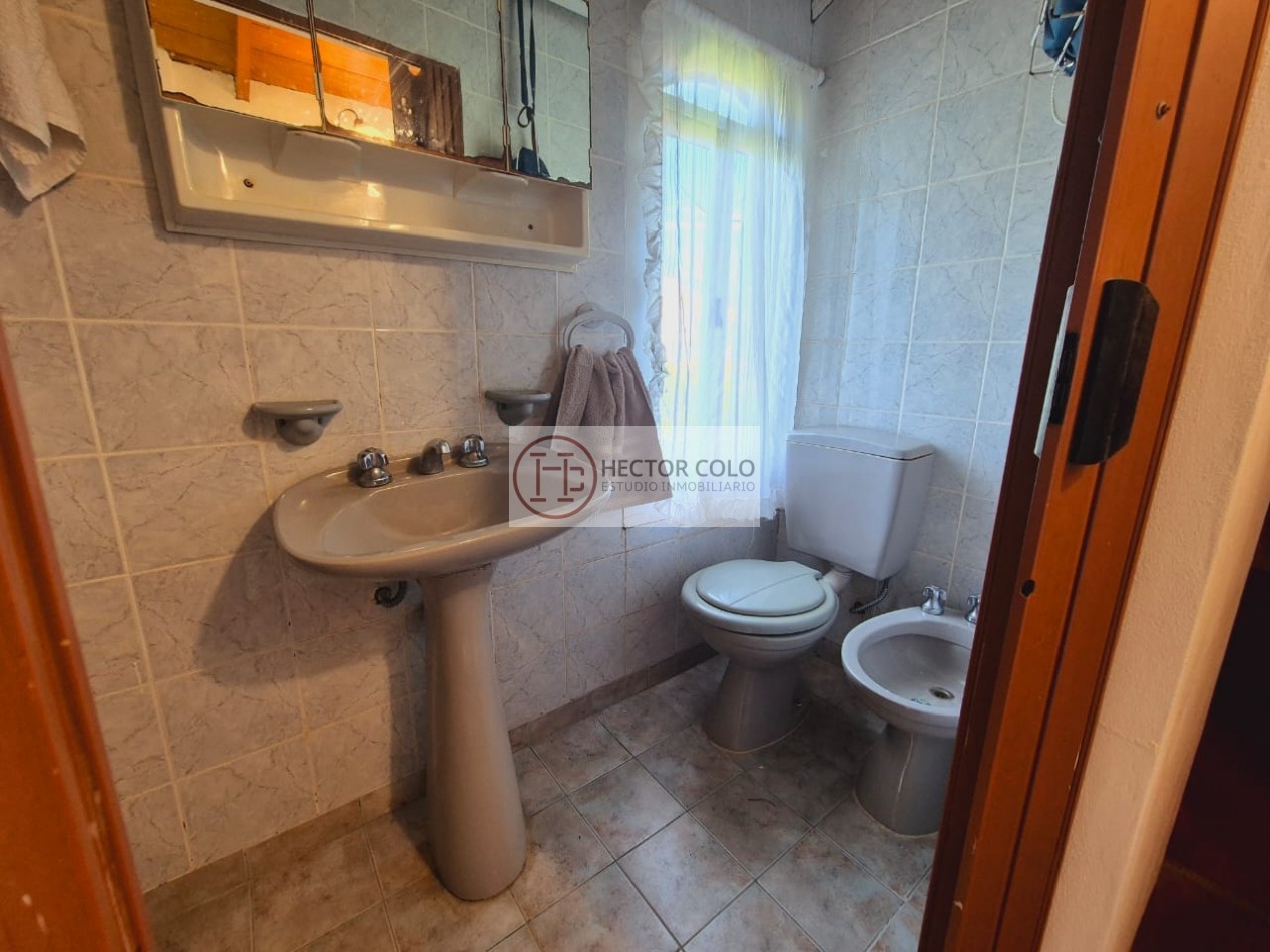 Casa en venta sobre lote multifamiliar a pasos del Mar