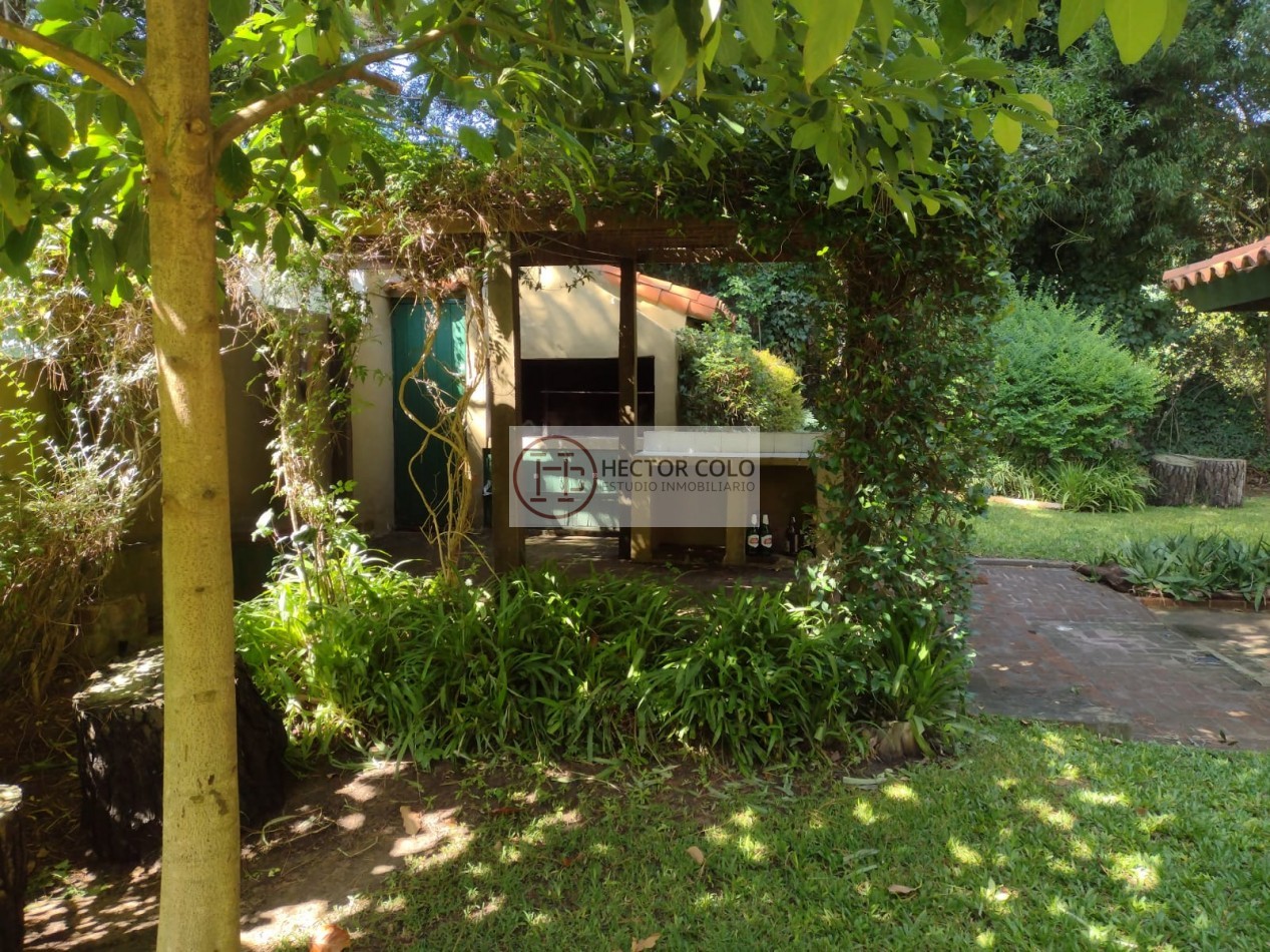 Casa estilo colonial en Valeria del Mar