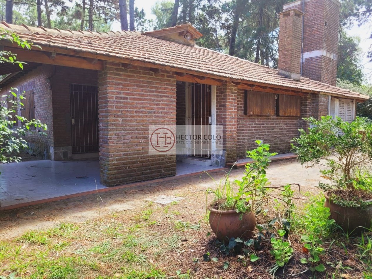 Venta de casa sobre dos lotes en Valeria del Mar