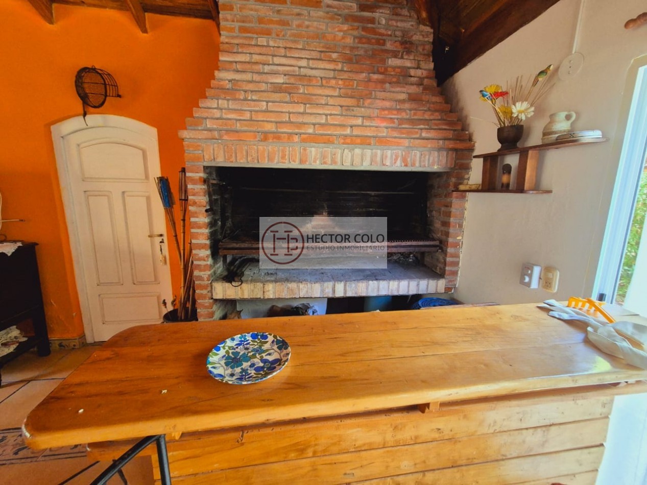 Casa en venta sobre lote multifamiliar a pasos del Mar