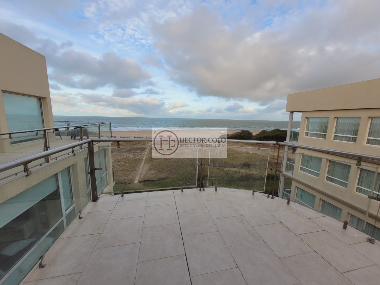 Penthouse en venta en Carilo sobre la playa con espectaculares vista al mar