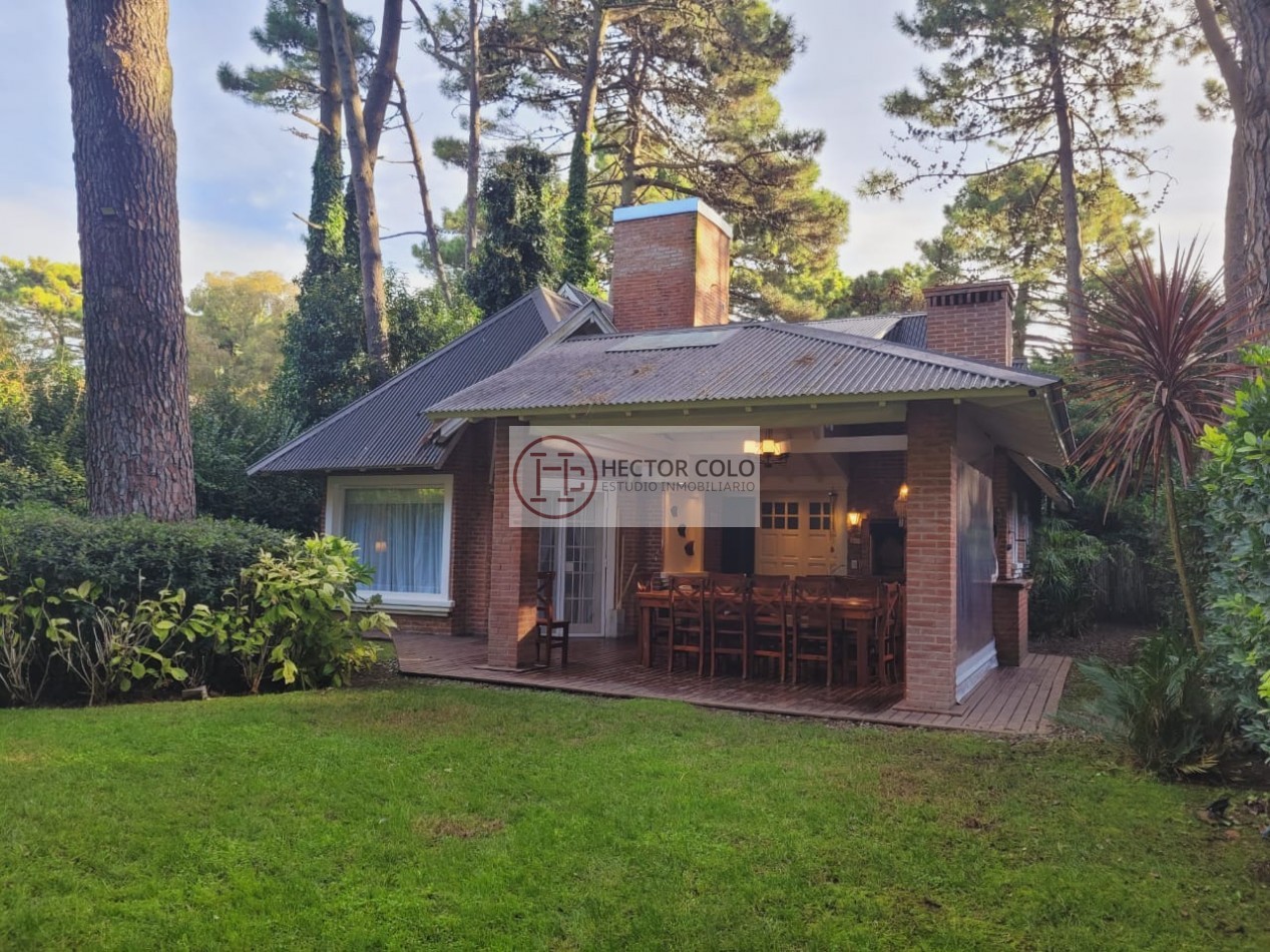 Casa zona Viejo  Golf de Pinamar